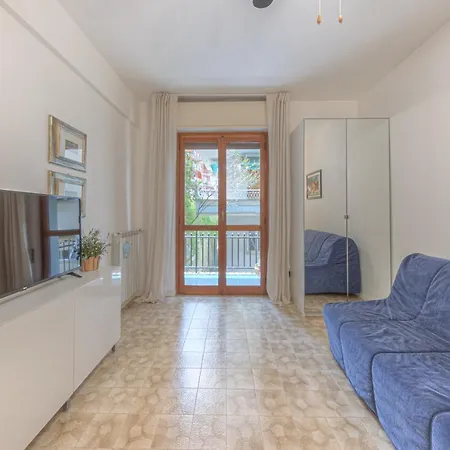 Comodo E In Ottima Posizione Apartamento