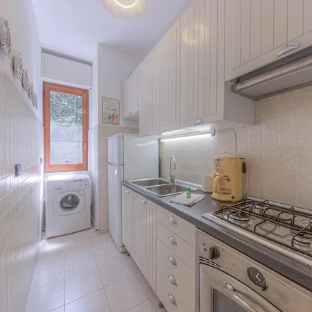 Comodo E In Ottima Posizione Rapallo