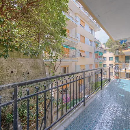 Comodo E In Ottima Posizione Apartamento Rapallo